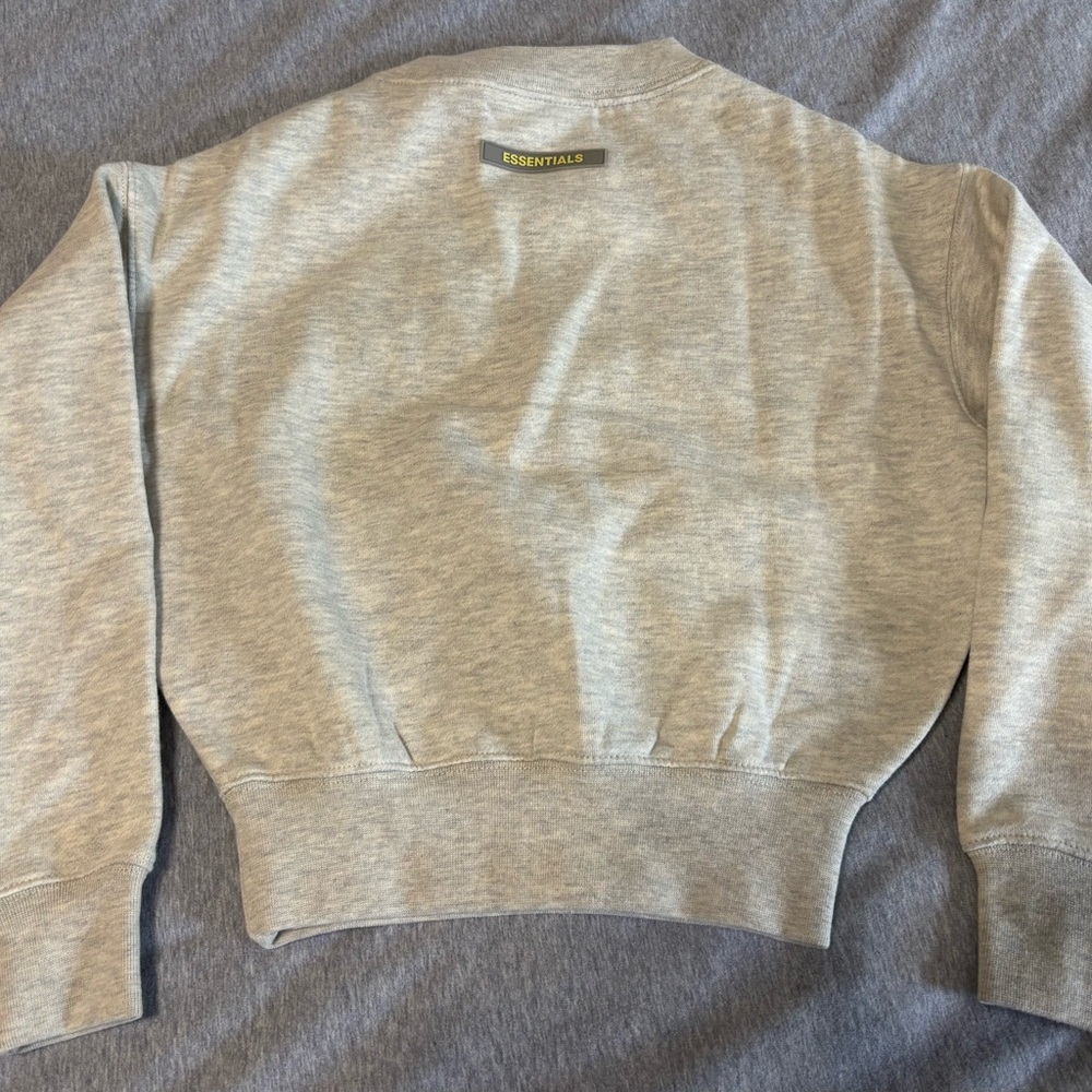 Fear of God Essentials Kids Pull-Over Crewneck Sweatshirt XS 4/5Y BNWT - Picture 4 of 5